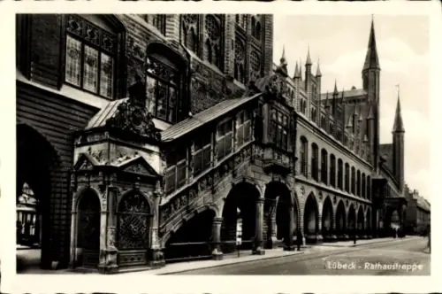 Ak Hansestadt Lübeck, Lübeck-Rathaustreppe, Treppe,  Architektur, Schwarz-Weiß-Foto