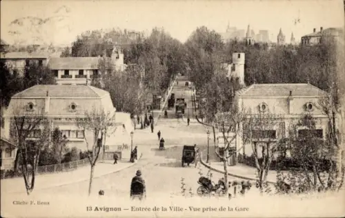 Ak Avignon Vaucluse,  Stadtansicht, Einfahrt zur Stadt, Pferdekutschen