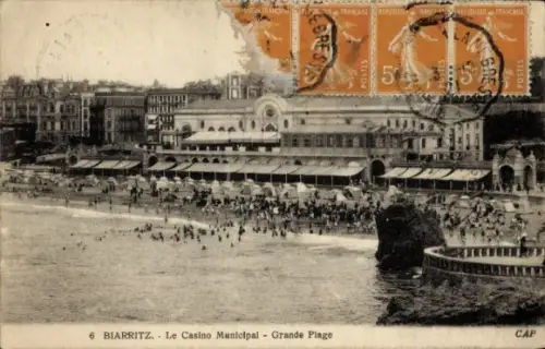 Ak Biarritz Pyrénées Atlantiques,  Casino Municipal, Strand, Menschen, nstempel