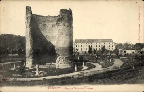Ak Périgueux Nouvelle-Aquitaine Dordogne, Ruine der Tour de Vésone, Casernen, Gartenanlage,  