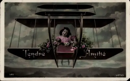 Ak Mädchen mit Blumen, Flugzeug, Kitsch