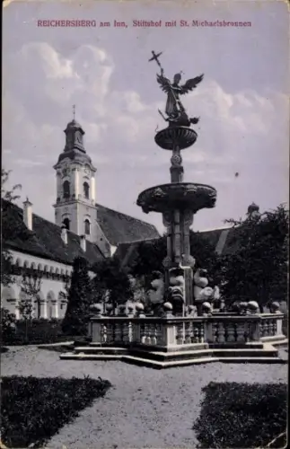 Ak Reichersberg Oberösterreich, Stiftshof, St. Michaelsbrunnen, Reichersberg am Inn
