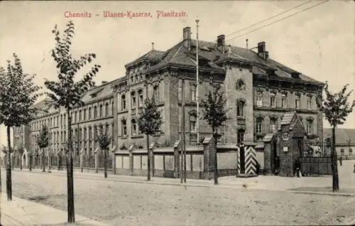 Ak Chemnitz in Sachsen,  Ulanen-Kaserne, Planitzstr.,  