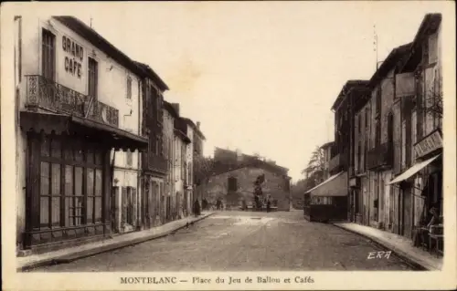 Ak Montblanc Hérault, Place du Jeu de Ballon und Café, Theater
