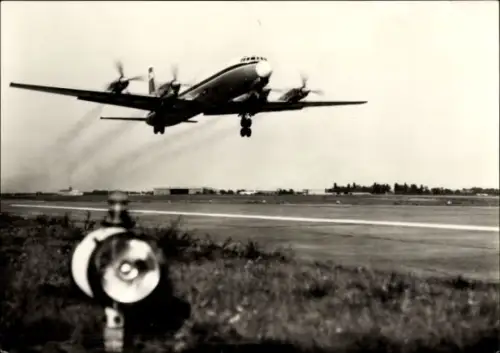 Ak Passagierflugzeug Interflug, Iljuschin Il 18
