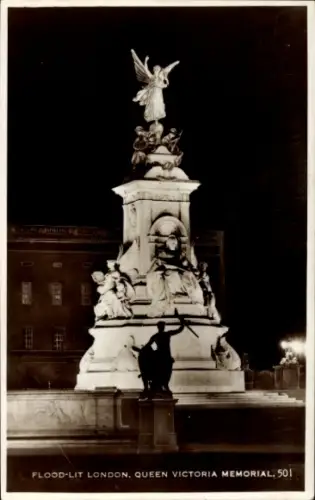 Ak Westminster London City, Queen Victoria Memorial, beleuchtet, Statue, Engel, Musiker