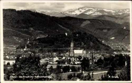 Ak Graz Steiermark,  Stadt der Volkserhebung, Berge im Hintergrund, Schwarz-Weiß-Fotografie