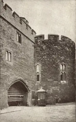 Ak Tower Hamlets London England,  Bloody Tower,  Information, keine Persönlichkeiten