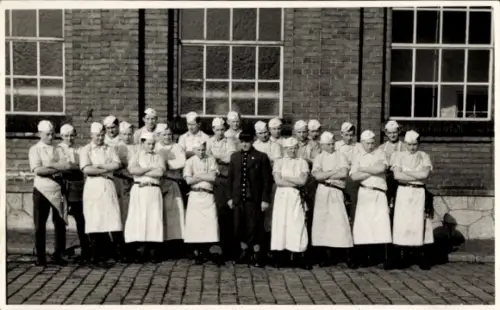 Foto Ak Hof an der Saale Oberfranken Bayern, Fleischer, Gruppenfoto