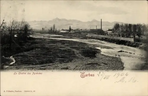 Ak Tarbes Hautes Pyrénées, Flusslandschaft, Berge im Hintergrund, Text: La Chatne des Pyrénées,  