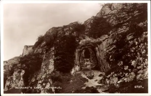 PC Dovedale Derbyshire, England, Reynard's Cave