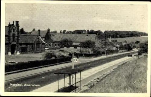 Ak Amersham Buckinghamshire England, Krankenhaus,  Straße, Bäume, Fahrzeuge