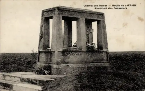 CPA Laffaux Aisne, Chemin des Dames, Monument des Cuirassiers