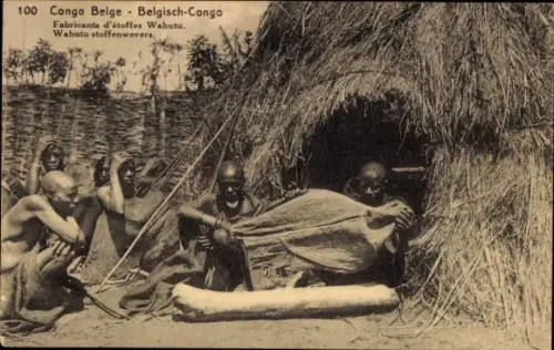 Ak Boma Congo Belge DR Kongo Zaire, Wahutu Stoffweber, traditionelle Kleidung, Gruppe von Männern