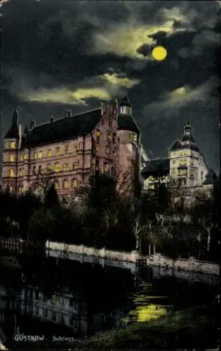 Ak Güstrow in Mecklenburg, Güstrow Schloss, nächtliche Ansicht, Mondschein, Wasserreflexion