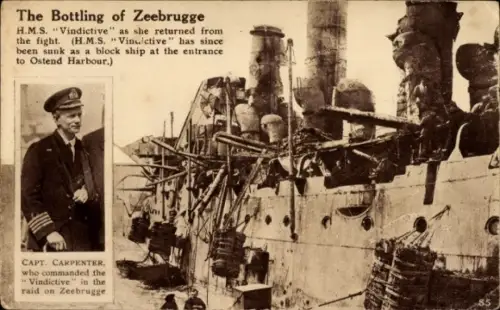 Ak Britisches Kriegsschiff HMS Vindictive nach der Schlacht bei Zeebrugge, Kapitän Carpenter