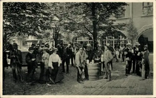 Ak München, Hofbräuhaus, Menschenmenge, Bierfass, Kgl. Hofbräuhaus, München