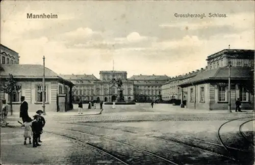 Ak Mannheim in Baden,  Großherzogl. Schloss,  Architektur, große Fläche, viele Fenster