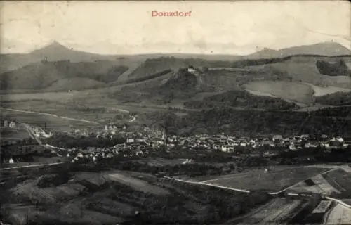 Ak Donzdorf in Württemberg, Schwarz-Weiß-Bild von  Landschaft, Hügel, Häuser