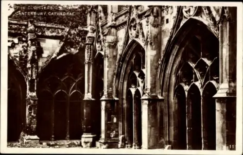 Ak Canterbury Kent England, Die Cloisters, Canterbury Cathedral, gotische Architektur, Ruinen