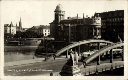 Ak Wien 1 Innere Stadt, Blick über die Aspernbrücke, Tram