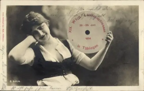 Ak Tübingen am Neckar, XIX. Württ. Landesschießen 1904, Frau mit Zielscheibe