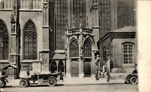 Ak Wien 1 Innere Stadt, Dom- und Metropolitanpfarrkirche St. Stephan, Bischofstor, alte Autos, Me