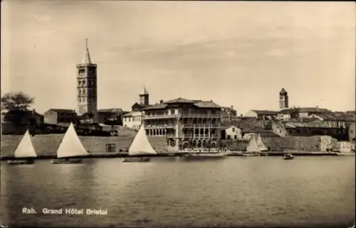 Ak Rab Kroatien, Grand Hôtel Bristol, Segelboote, Stadtansicht, Rab