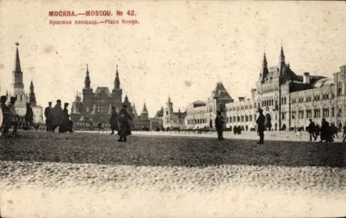 Ak Moskau Russland, Roter Platz, Moskauer Architektur, Menschen auf der Straße,  