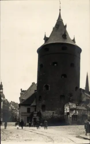 Ak Riga Lettland,  runder Turm,  Gebäude, Straßenansicht
