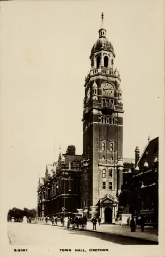 Ak Croydon London England, Stadtverwaltung, Uhrturm,  Schwarz-Weiß-Foto