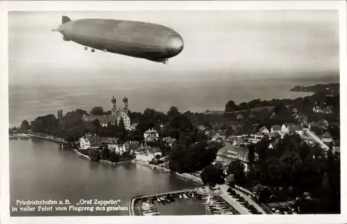 Ak Friedrichshafen am Bodensee, Luftschiff Graf Zeppelin,  Bodensee, Flugaufnahme