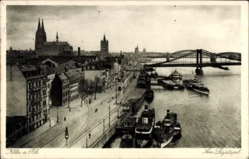 Ak Cöln Köln am Rhein, Schiffahrt, Rhein, Brücke, Stadtansicht, Köln