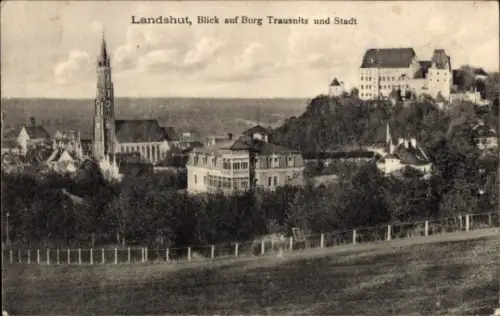 Ak Landshut in Niederbayern,  Burg Trausnitz, Stadtansicht,  