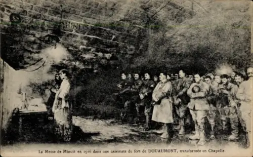 CPA Douaumont Lorraine Meuse, Messe de Monuit, Chapelle