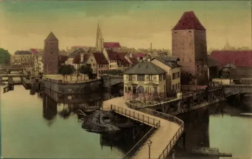 Ak Strasbourg Straßburg Elsass Bas Rhin, Blick von den gedeckten Brücken