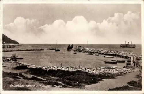 Ak Lohme auf Rügen, Hafenansicht, Boote, Schiffe, Wolken, Ostseebad Lohme
