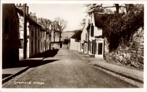 Ak Cramond Village Schottland, Straße, Häuser