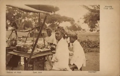 Ak Java Indonesien, Natives at meal
