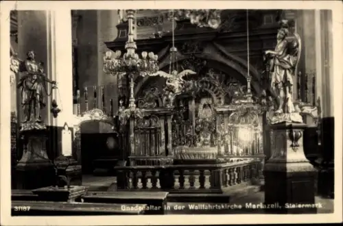 Ak Mariazell Steiermark, Gnadenaltar, Wallfahrtskirche  Steiermark, religiöse Statuen, Kerzen