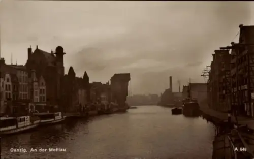 Ak Gdańsk Danzig,  Mottlau, Wasserstraße, Schiffe,  Gebäude