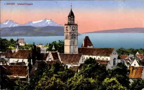 Ak Überlingen am Bodensee, Blick über die Dächer, Teilansicht, Kirchturm