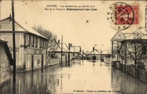 CPA Troyes Aube, Les inondations, Janvier 1910, Rue de la Vacherie, Etablissement des Lilas