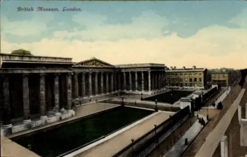 Ak Bloomsbury London England, British Museum,  große Säulen, Garten,  Gebäude