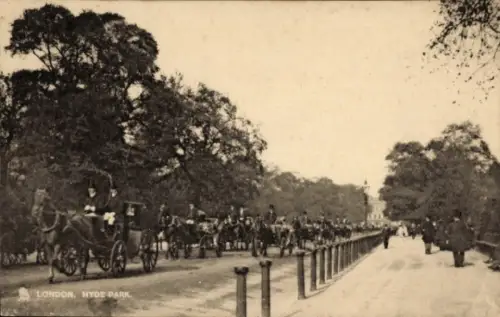 Ak Aldwych London, Hyde Park,  Kutschen, Bäume, Menschen