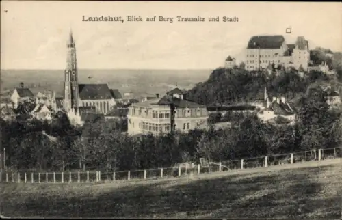 Ak Landshut in Niederbayern,  Burg Trausnitz, Stadtansicht, Kirche, 
