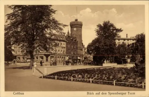 Ak Cottbus in der Niederlausitz, Blick auf den Spremberger Turm, Gebäude, Bäume, Menschen, Pferde