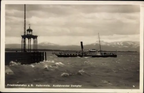 Ak Friedrichshafen, Hafenmole, Ausfahrender Dampfer König Karl