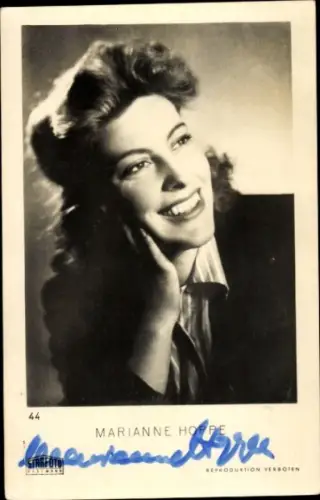 Autogrammkarte Schauspielerin Marianne Hoppe, Portrait, Autogramm