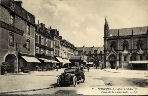 Ak Douvres la Délivrande Calvados, Place de la Delivrande